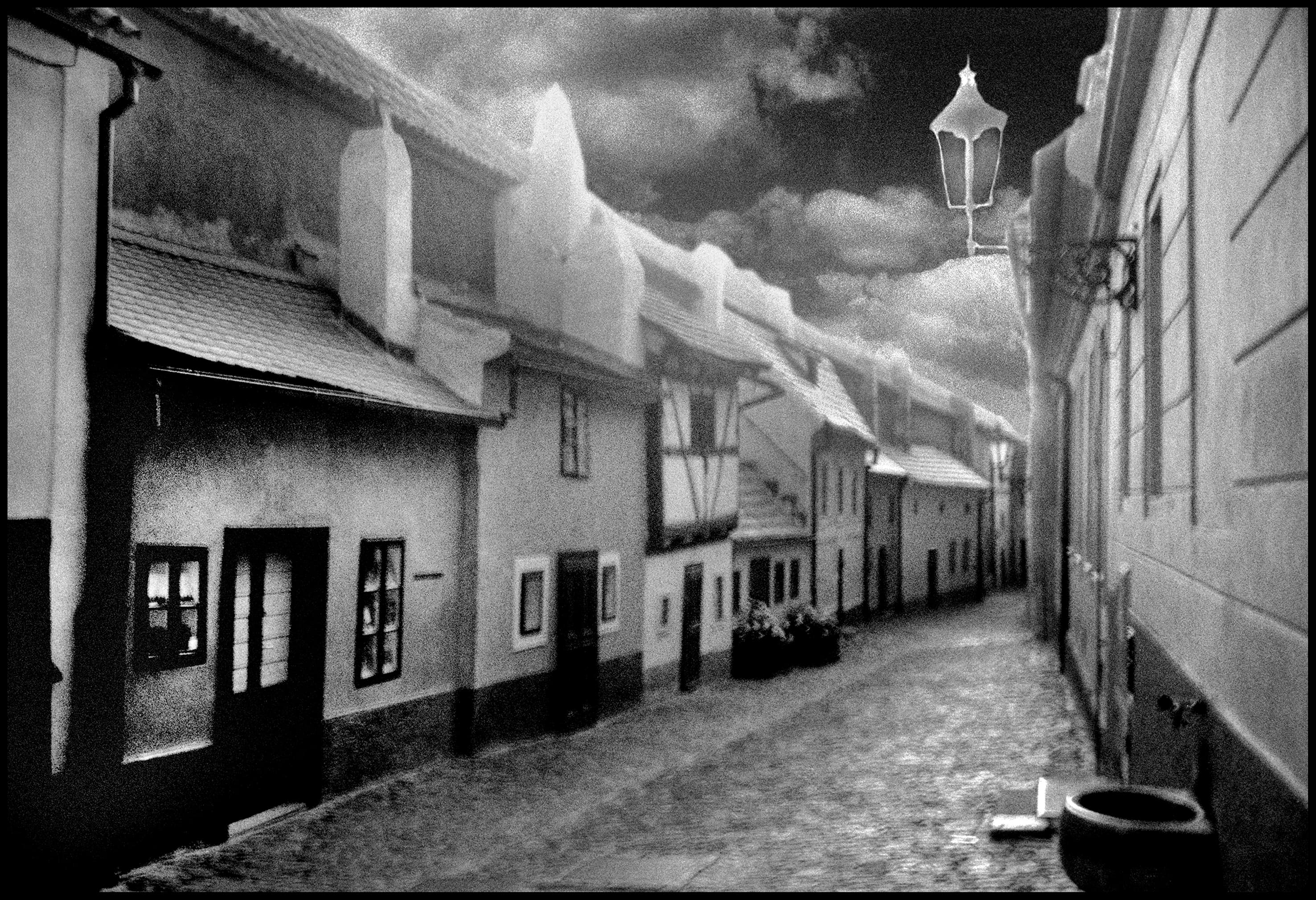 169 — Zlatá ulička, Praha, 2005